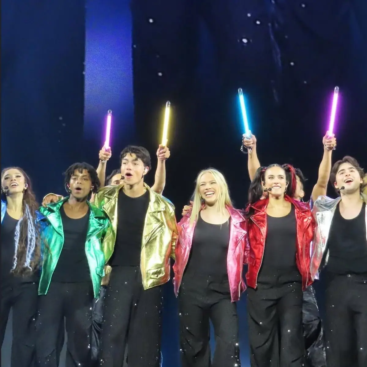 prettyryleigh의 Worlds Collide Tour