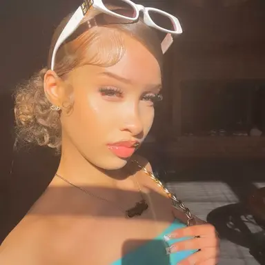 Profile image of Ava