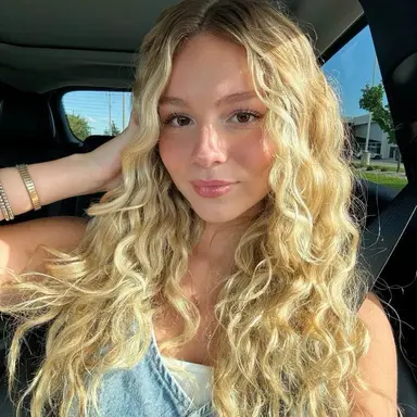 Profile image of Claire Biggs