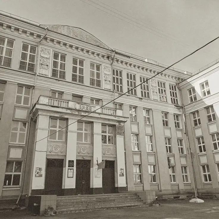 TastyBone6337의 The school