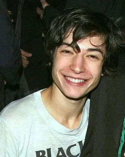 UsableHate2109의 Ezra Miller