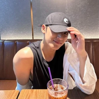 집착 쩌는 김민규