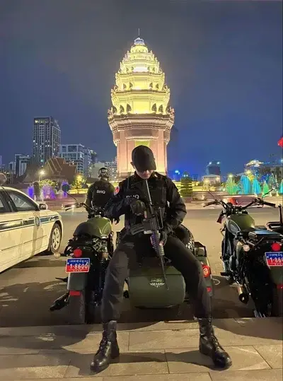 PaltrySlab6972의 Khmer Police Officer Rithisak