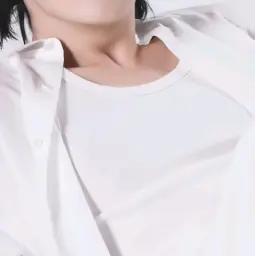 SpicyEye2300의 친구의 남편과 키스를 했다.
