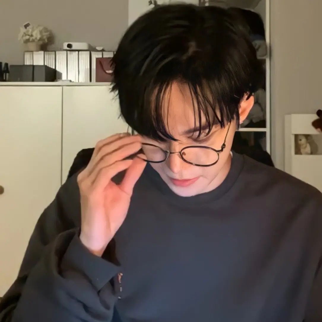onyourm_ark_lee의 -