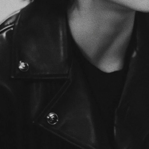 현 진