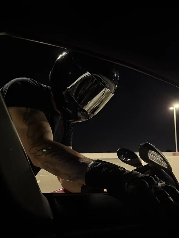 Brownsugarbbalvr의 Biker at a red light!?