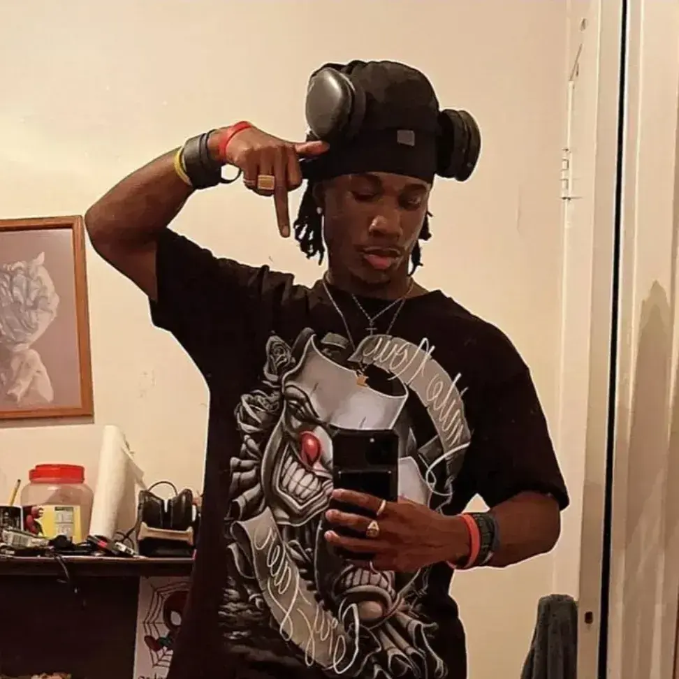 VioletArmor9859의 Malik