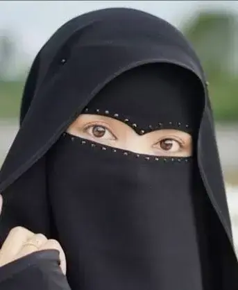 YummyTaxi2384의 Niqab Wife