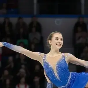 SnappyDesk7915의 Anja - star wife