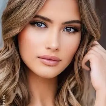 Profile image of Selene Cross