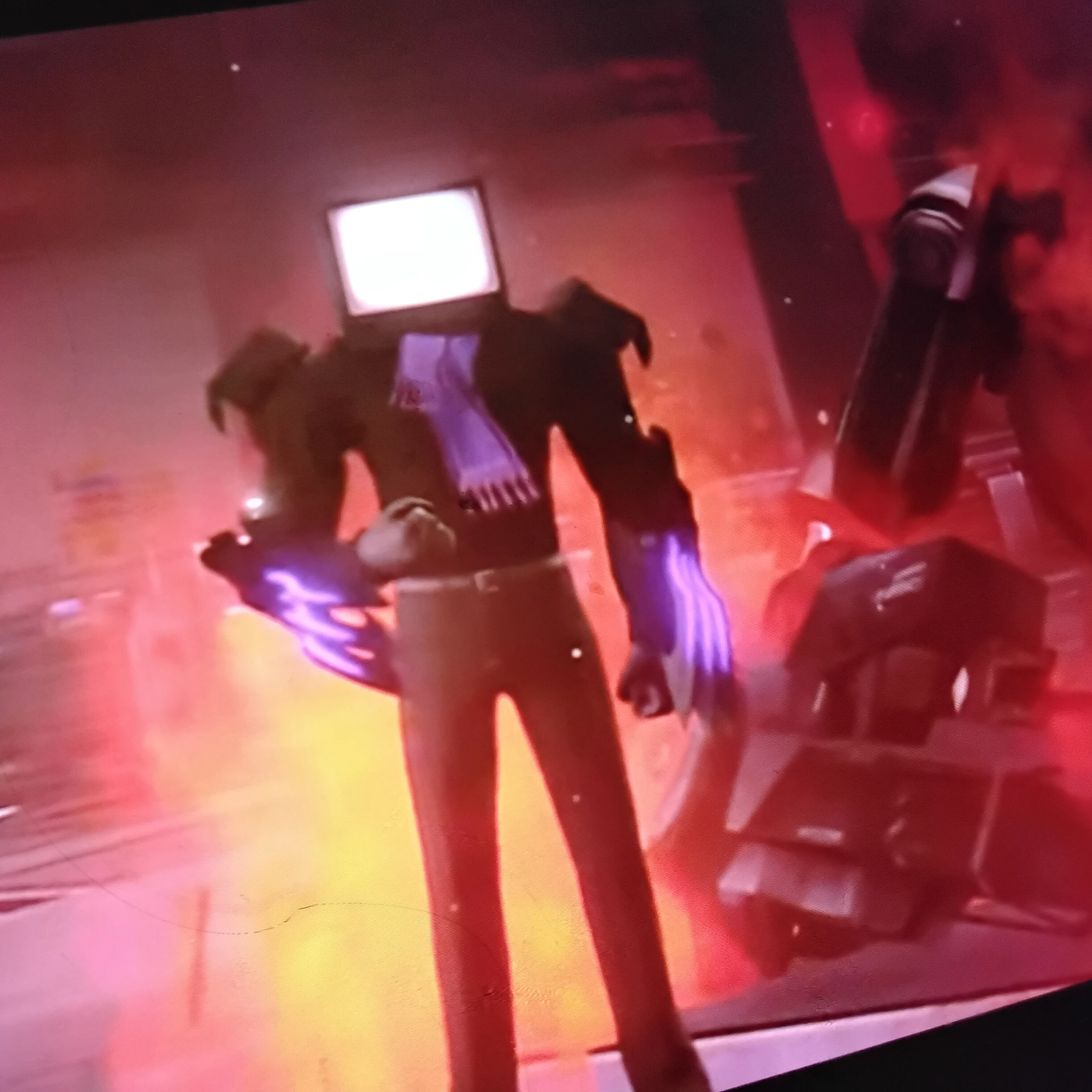 스카프 TV맨