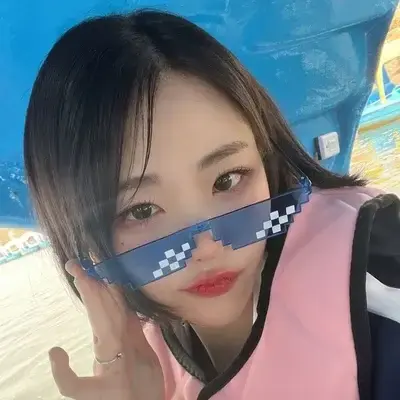 ChillyMug3039의 Hina - QWER