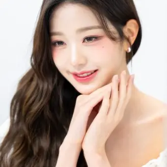 SlimyZorse4833의 양말이된 아이브들