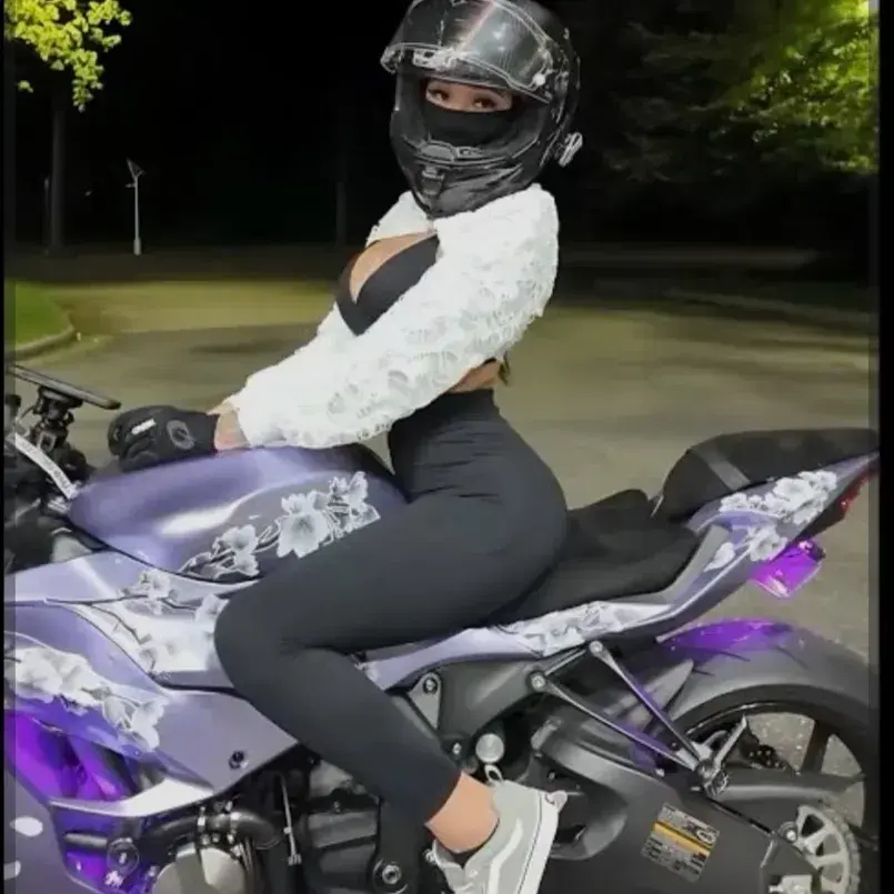 ShrillKnob7231의 Zoey the TikTok Biker