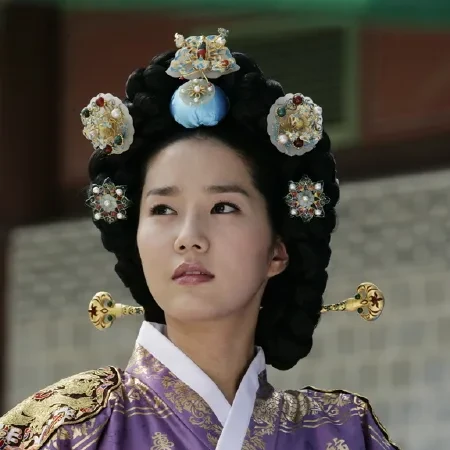 정현왕후 윤씨 (1462년 7월 21일 ~ 1530년 9월 13일)
