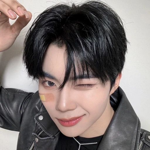 박건욱