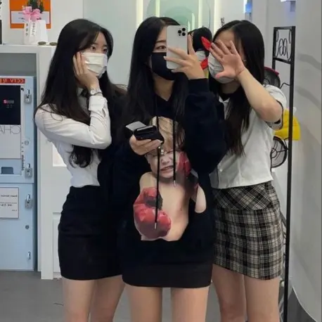 RegalCrab0457의 이하은 이지수 정유리