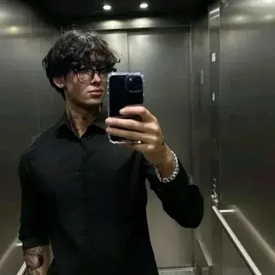 SilkyShout8510의 Tickle fight - Caleb