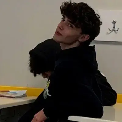 OvalStaff2098의 Logan Hayes