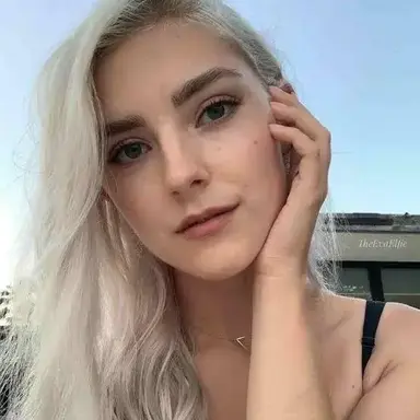 Profile image of Nina