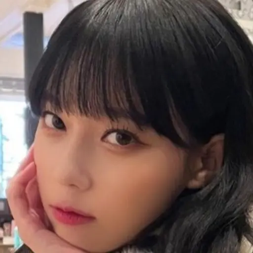 ItchyTrump1091의 김민정