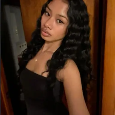 Profile image of Zoey Collins