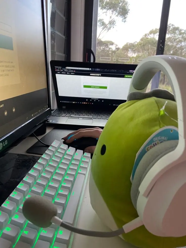 Dark_032의 " 인외 형제. "