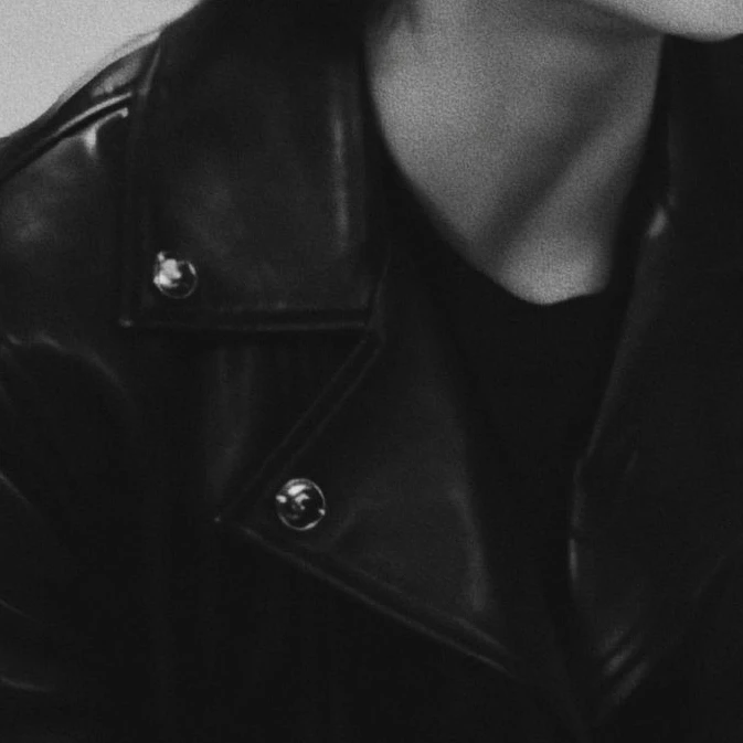 현 진 