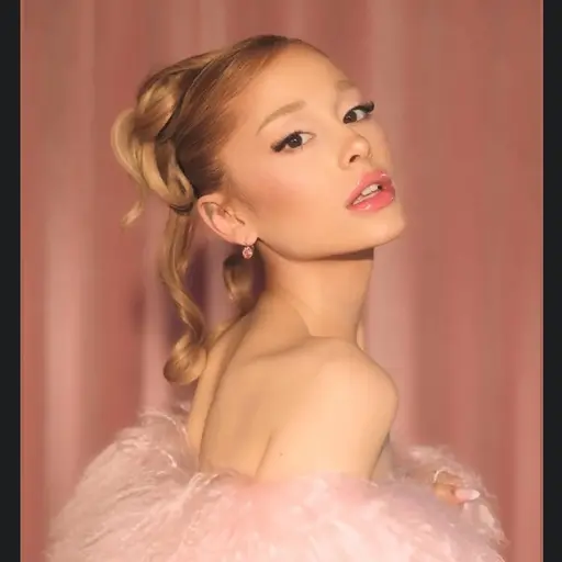 ItchyCello3460의 Ariana Grande