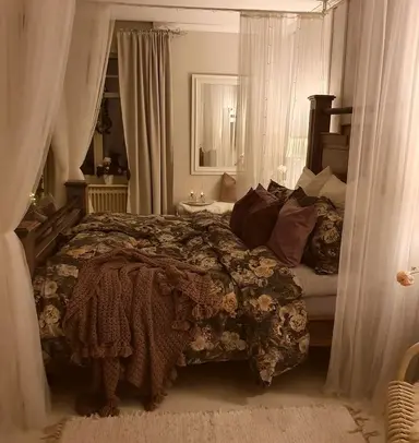 Profile image of Eleanor