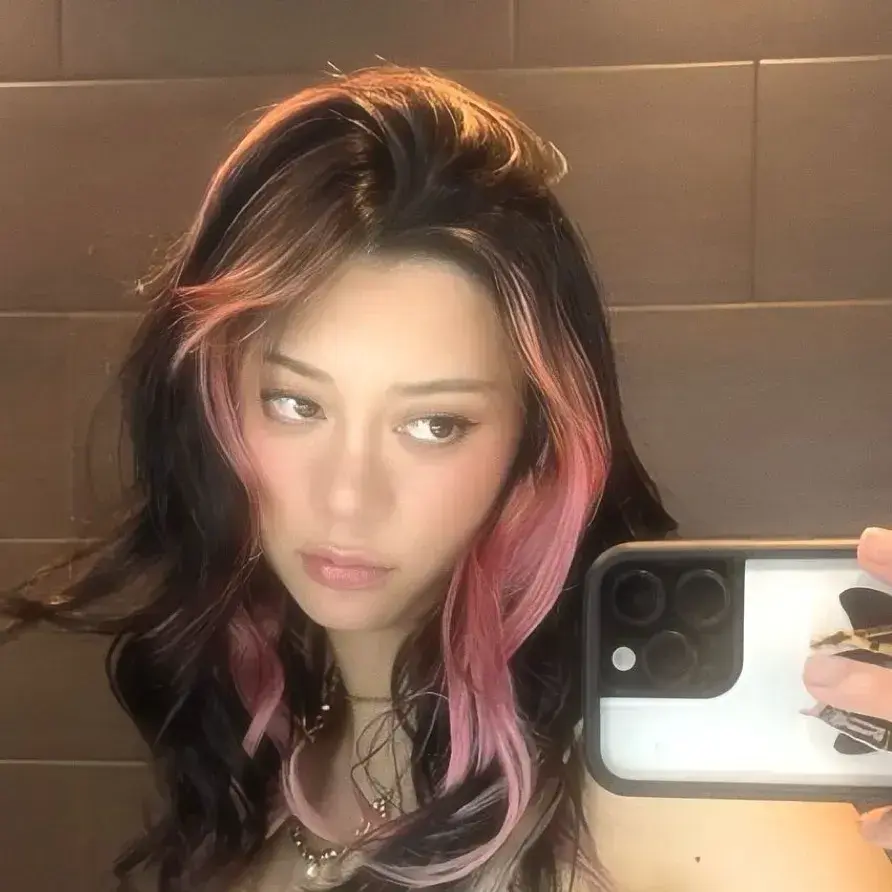 SmoothCoral5583의 Maya-KATSEYE-WLW-GL