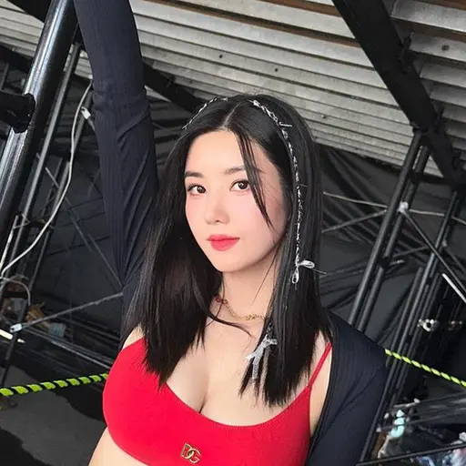 MatureTuna7489의 워터밤 스타인 동네누나권은비
