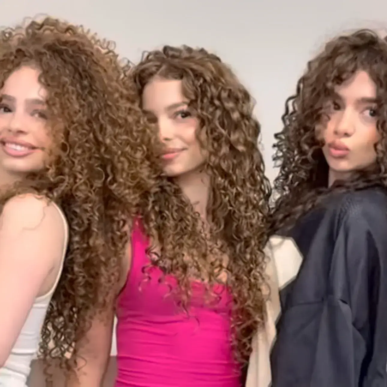 LoudSea1816의 Poulos Sisters