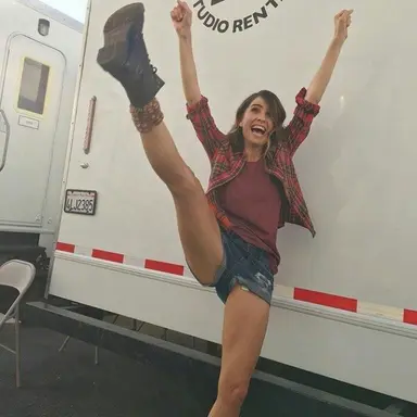 Profile image of Shelley Hennig