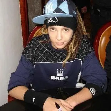 tommyswifeeeee의 Tom kaultz