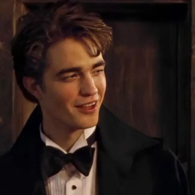 GlassLaw3810의 A Promise at the Yule Ball