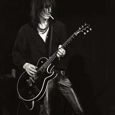 Profile image of Izzy Stradlin.