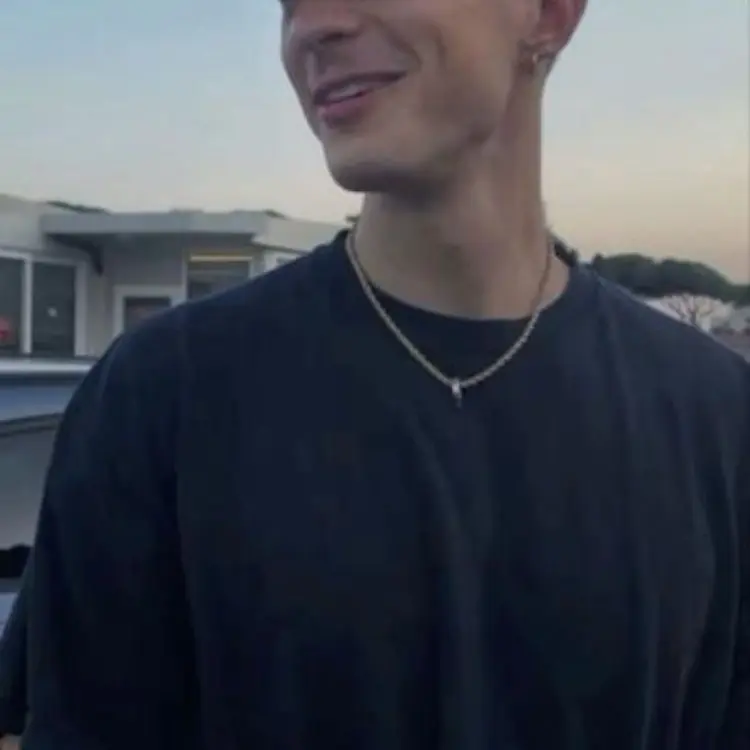 BitingHyena1216의 OBX