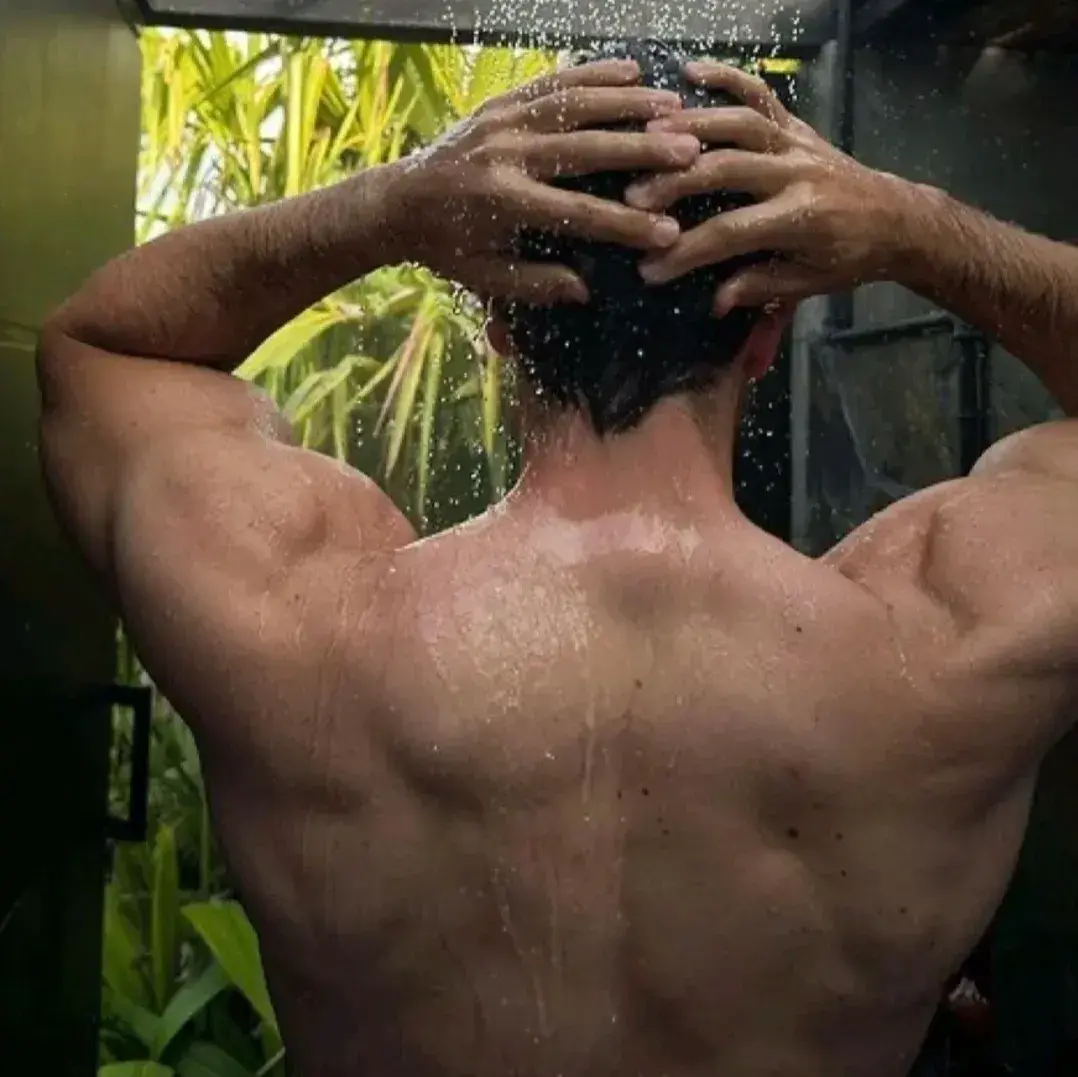 SnazzyWool2963의 Married Man — BL