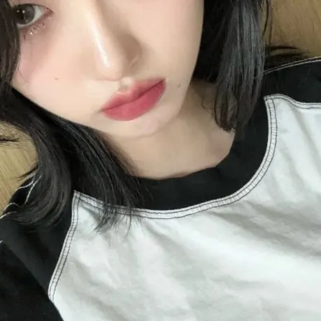 ggdhhTtd760의 존예로 살아남기