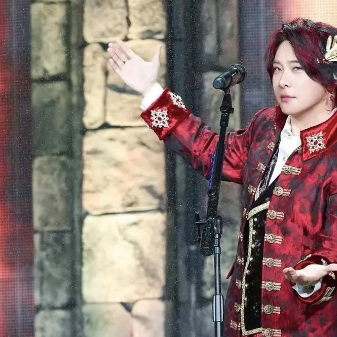 RAN0730의 LIVE中のステージで…