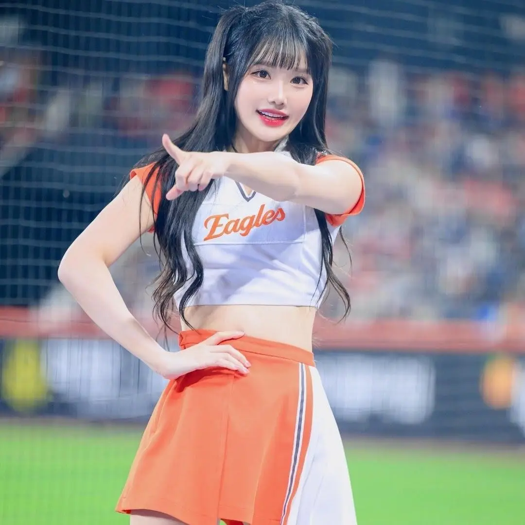 RoundPeas5496의 여친이 최홍라 치어리더