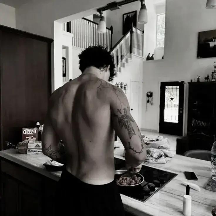 PurpleRack8893의 Caleb Dark Romance