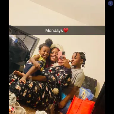 Profile image of Vivienne vale