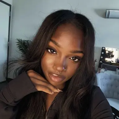 Profile image of Lynelle