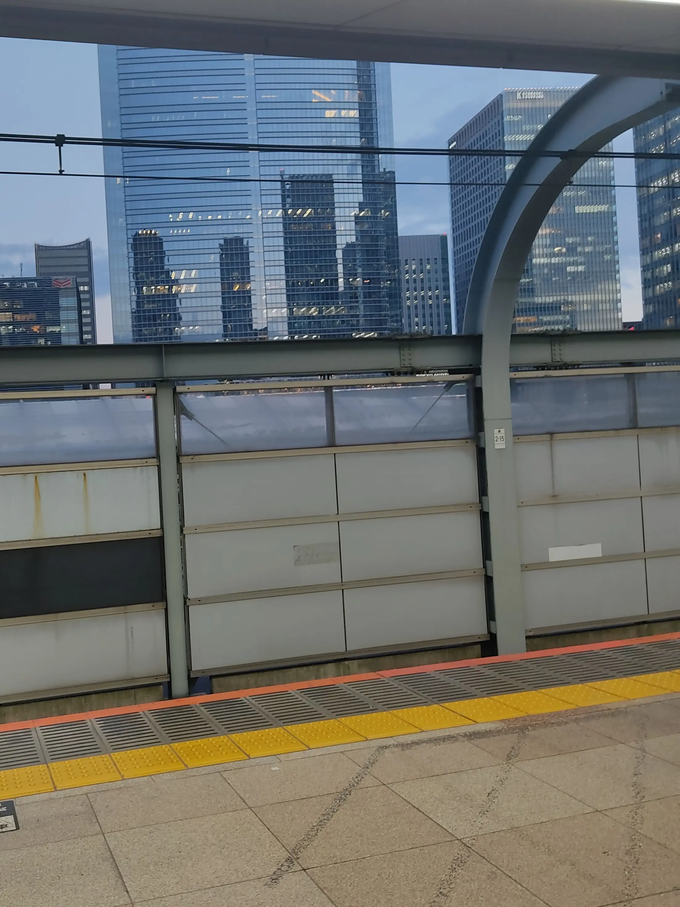 TANAKA_ZABUN의 お前の後ろに‼️~🐝🤣💡in電車~