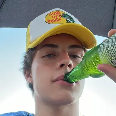 Profile image of Derrick