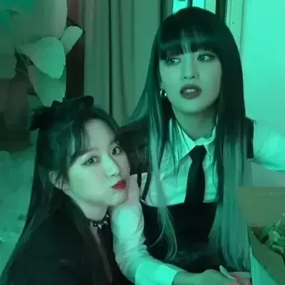 CasualPunch6307의 Minnie and Shuhua