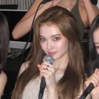 Profile image of ella
